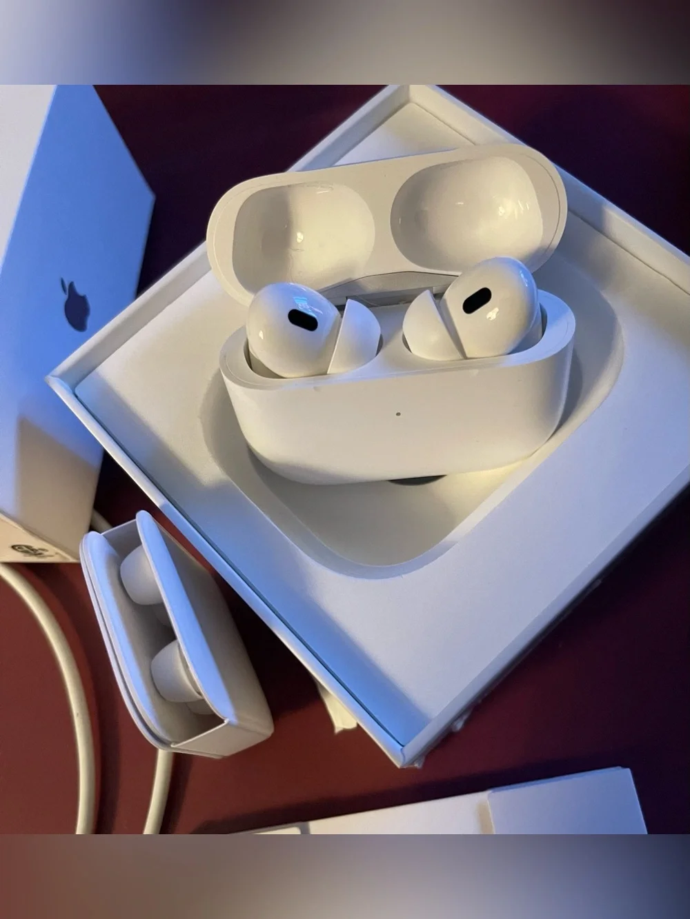 Apple Wireless In-Ear Earbuds with Silicone Tips